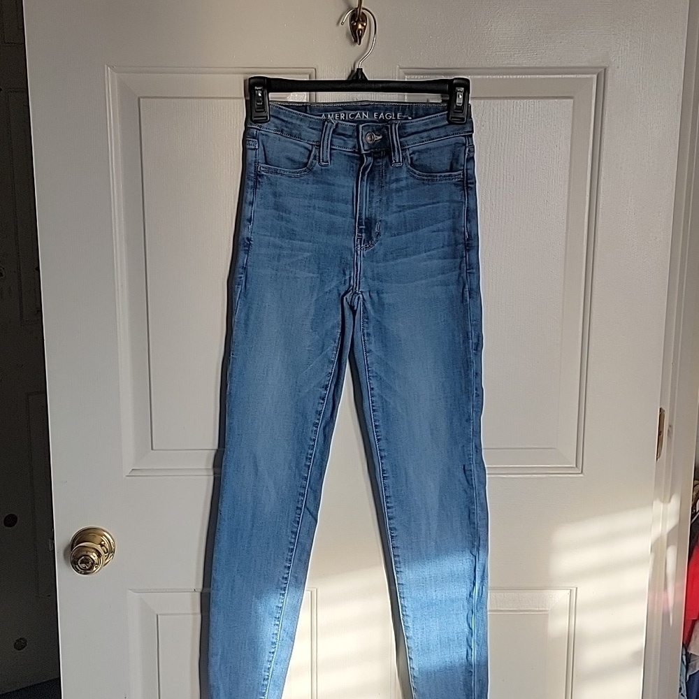 American Eagle women's/ juniors jeans. Super hi-rise jeggings. Size 00 Regular.